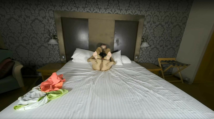 Susy Blue Sexy Swimsuit Tease in 4K - Image 7