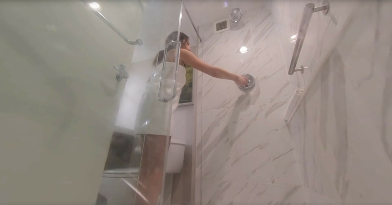 Gigi VR Shower - Image 2
