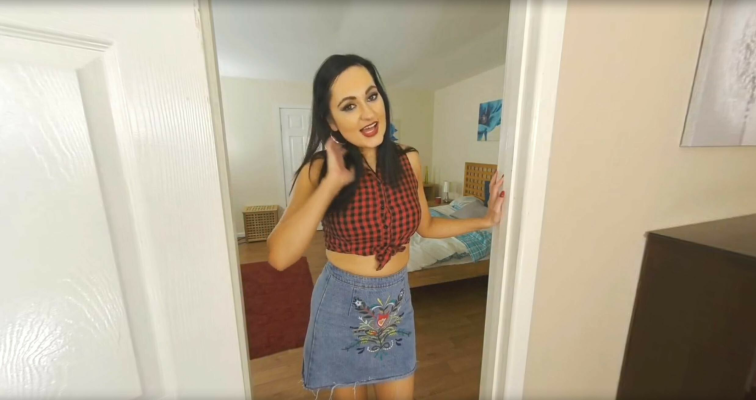 Bonnie Bellotti Hot Solo VR Tease - Image 1