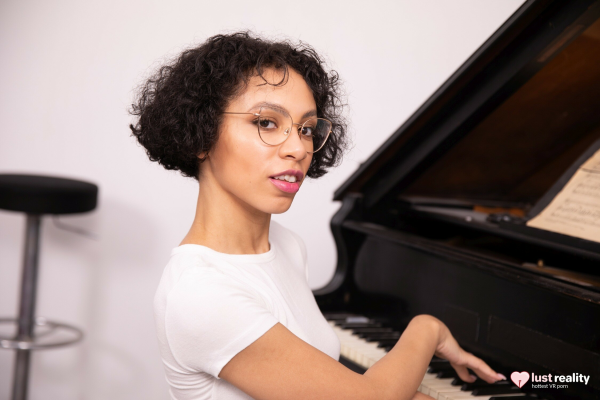 Gina Lin's Sensual Flute Play in VR Bliss - Image 1