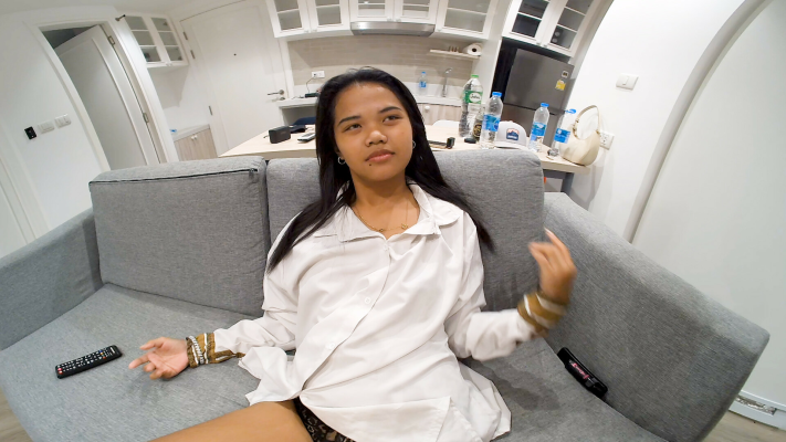 Ting Tong: Seductive New Flatmate VR Thrill - Image 1