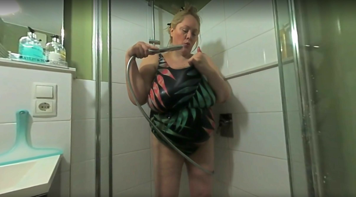 Maggy's Wild Shower Boobs Bouncing Frenzy - Image 1
